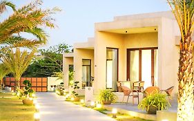 Tana Beach Villas